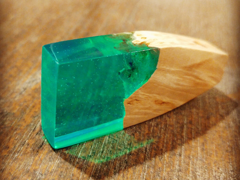 Reçine Kolye
